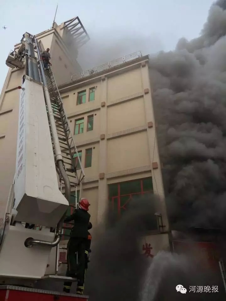 广东咸阳步行街产生火警 已致一人殒命