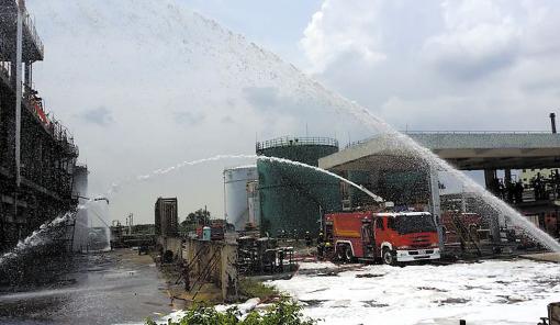 昭通南沙炼油厂油罐爆炸动怒