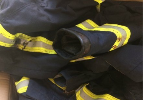 天津爆炸：消防车被炸毁11名消防员遇难
