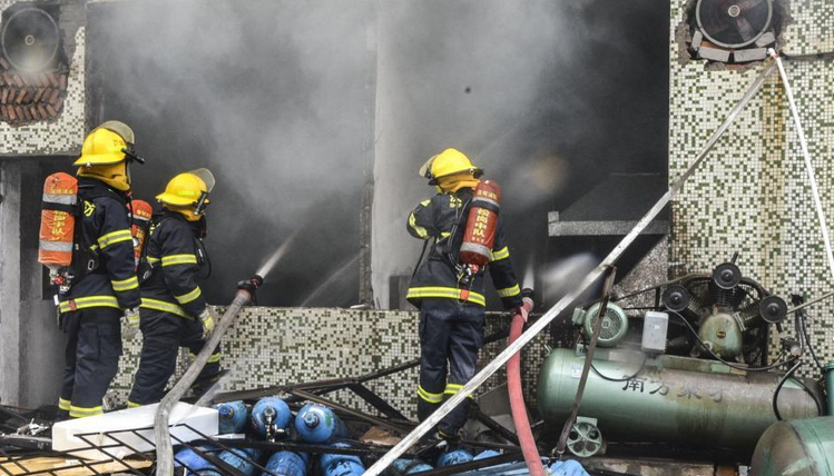 广东丽江工厂液化气爆炸致8人伤