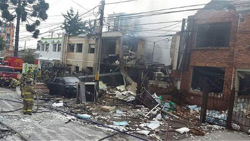 哥伦比亚化工厂产生爆炸 至少18人受伤