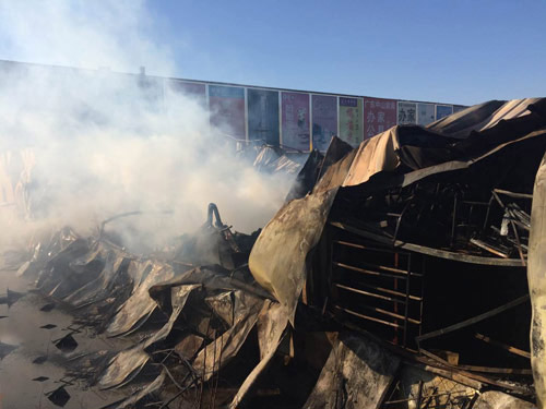 北京昌平装璜城突发大火 暂无伤亡