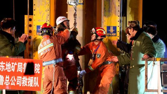 山东平邑4名矿工被困36天后获救 仍有13人失联