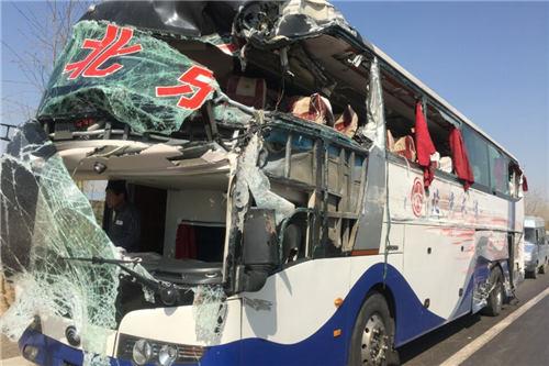 106国道南乐段产生重大交通变乱 伤亡情况不明