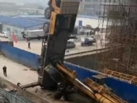 河北长治一工地塔吊拆卸时产生倒塌变乱！请把稳塔吊拆卸这些流程