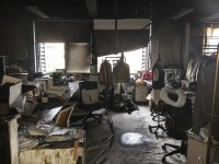 办公楼早晨动怒，，，大片工位被销毁！！！警惕这个隐患……